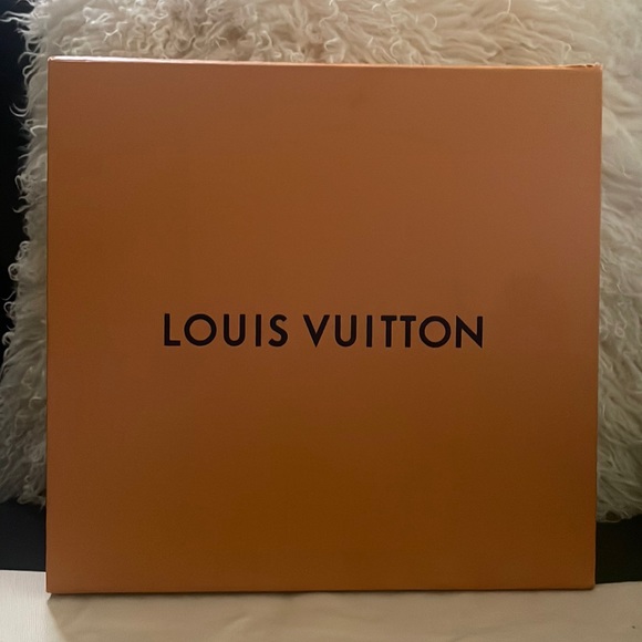 Louis Vuitton Alma BB - Picture 8 of 10